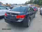 2015 Chevrolet Cruze LS z VIN 1G1PA5SH2F7170364, wystawiony jako IAAI lot #42582370 z przebiegiem 148 842 mil mil oraz . Historia ofert i sprzedaży dostępna na DreamBid. Obrazek 4.