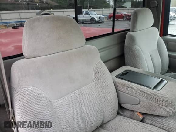 1997 Chevrolet Silverado 1500 with VIN 1GCEC14R8VZ235406, listed as a Copart auction lot 43017885 with 238,279 mi miles and Salvage title. Bid and sale history available at DreamBid. Image 10.