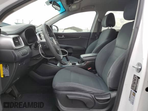 2017 Kia Sorento LX with VIN 5XYPGDA54HG196140, listed as a Copart auction lot 82333275 with 161,895 mi miles and Clean title. Bid and sale history available at DreamBid. Image 7.