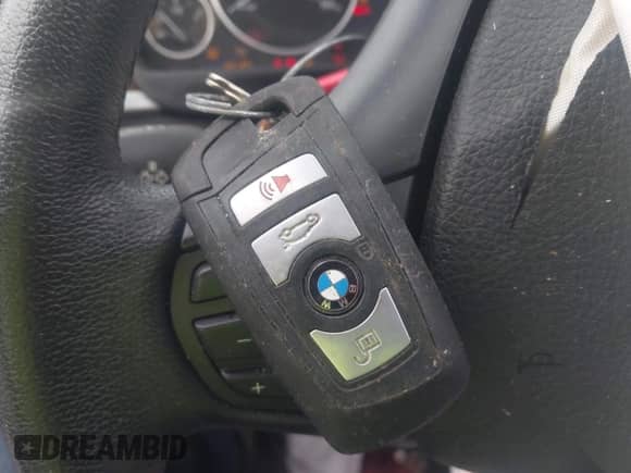 2017 BMW 3 Series 320i xDrive z VIN WBA8A3C38HK692089, wystawiony jako IAAI lot #43279480 z przebiegiem 101 801 mil mil oraz . Historia ofert i sprzedaży dostępna na DreamBid. Obrazek 11.