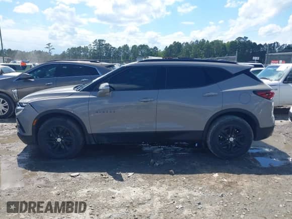 2021 Chevrolet Blazer LT с VIN 3GNKBDRS5MS502636, выставлен на аукционе IAAI как лот 42258097 с пробегом 110 122 миль миль и . История ставок и продаж доступна на DreamBid. Изображение 13.