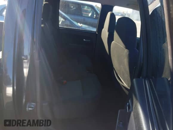 2008 Chevrolet Colorado 2LT z VIN 1GCDT13E088172337, wystawiony jako IAAI lot #43526135 z przebiegiem 190 741 mil mil oraz . Historia ofert i sprzedaży dostępna na DreamBid. Obrazek 8.