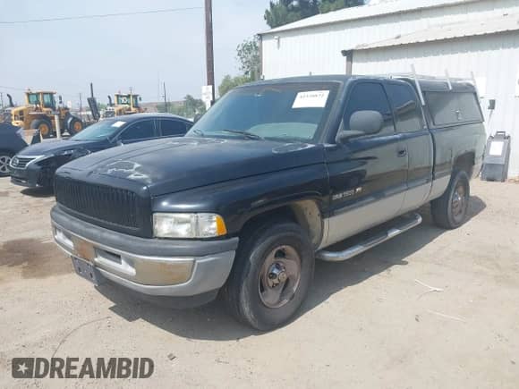 2001 Dodge 1500 с VIN 3B7HC13Y11G802782, выставлен на аукционе IAAI как лот 42338872 с пробегом 224 281 миль миль и . История ставок и продаж доступна на DreamBid. Изображение 2.