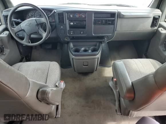 2006 Chevrolet Express Passenger with VIN 1GAHG35U861197751, listed as a Copart auction lot 70065115 with 108,579 mi miles and Salvage title. Bid and sale history available at DreamBid. Image 8.