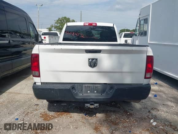 2020 Ram 1500 Tradesman z VIN 1C6RR6FGXLS117749, wystawiony jako IAAI lot #42084572 z przebiegiem 137 970 mil mil oraz . Historia ofert i sprzedaży dostępna na DreamBid. Obrazek 16.