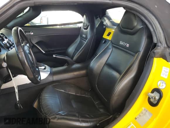 2008 Saturn Sky Red Line с VIN 1G8MF35XX8Y120130, выставлен на аукционе Copart как лот 77553434 с пробегом 110 716 миль миль и Чистый • Clean title. История ставок и продаж доступна на DreamBid. Изображение 10.