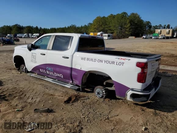 2022 Chevrolet Silverado 1500 Custom с VIN 1GCPDBEK5NZ533683, выставлен на аукционе Copart как лот 48718943 с пробегом 19 572 миль миль и Списание • Salvage title. История ставок и продаж доступна на DreamBid. Изображение 2.
