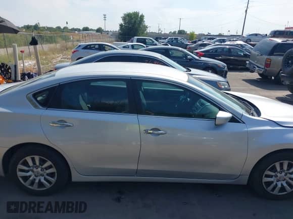 2015 Nissan Altima S z VIN 1N4AL3AP9FN378649, wystawiony jako IAAI lot #43137687 z przebiegiem 115 774 mil mil oraz . Historia ofert i sprzedaży dostępna na DreamBid. Obrazek 13.