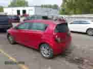 2013 Chevrolet Sonic LT с VIN 1G1JC6SH5D4172355, выставлен на аукционе IAAI как лот 43259638 с пробегом 161 751 миль миль и . История ставок и продаж доступна на DreamBid. Изображение 3.