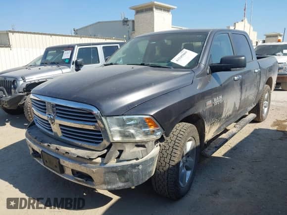 2017 Ram 1500 Big Horn z VIN 1C6RR7LTXHS522394, wystawiony jako IAAI lot #43345069 z przebiegiem 203 928 mil mil oraz . Historia ofert i sprzedaży dostępna na DreamBid. Obrazek 2.