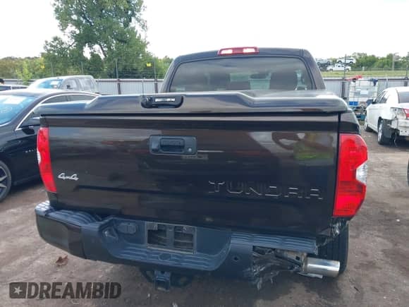 2019 Toyota Tundra SR5 с VIN 5TFAY5F18KX842461, выставлен на аукционе IAAI как лот 43093542 с пробегом 130 182 миль миль и . История ставок и продаж доступна на DreamBid. Изображение 16.
