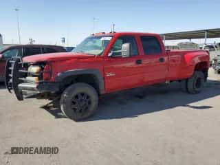 2004 Chevrolet Silverado 3500 DRW z VIN 1GCJK33194F111962, wystawiony jako Copart lot #70852714 z przebiegiem 268 558 mil mil oraz Szkoda całkowita • Salvage title. Historia ofert i sprzedaży dostępna na DreamBid. Obrazek 1.