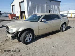 2010 Chrysler 300 C с VIN 2C3CK6CT8AH211514, выставлен на аукционе Copart как лот 62949805 с пробегом 175 252 миль миль и Списание • Salvage title. История ставок и продаж доступна на DreamBid. Изображение 1.