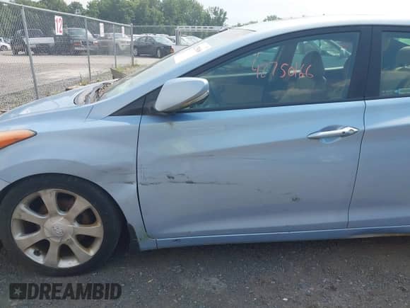 2012 Hyundai Elantra GLS z VIN KMHDH4AE5CU211666, wystawiony jako IAAI lot #42750166 z przebiegiem 135 205 mil mil oraz . Historia ofert i sprzedaży dostępna na DreamBid. Obrazek 6.