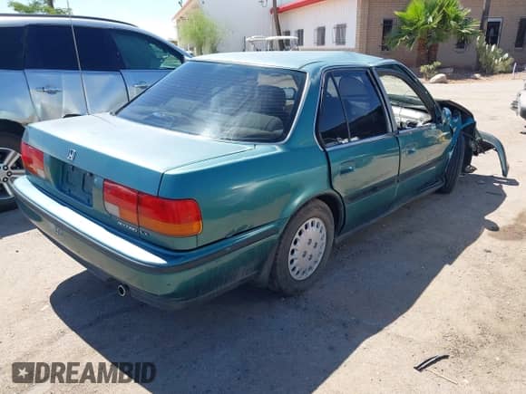 1993 Honda Accord z VIN 1HGCB7650PA172876, wystawiony jako IAAI lot #42397897 z przebiegiem 182 032 mil mil oraz . Historia ofert i sprzedaży dostępna na DreamBid. Obrazek 4.