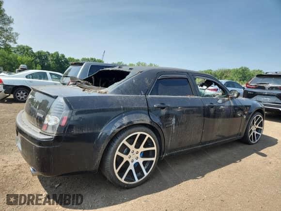 2006 Chrysler 300 C SRT-8 с VIN 2C3KA73W46H372240, выставлен на аукционе Copart как лот 61534145 с пробегом Не указан миль и Списание • Salvage title. История ставок и продаж доступна на DreamBid. Изображение 3.