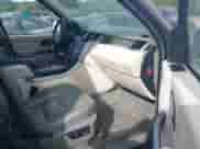 2006 Land Rover Range Rover Sport HSE z VIN SALSF254X6A981884, wystawiony jako IAAI lot #42932244 z przebiegiem 123 059 mil mil oraz . Historia ofert i sprzedaży dostępna na DreamBid. Obrazek 5.