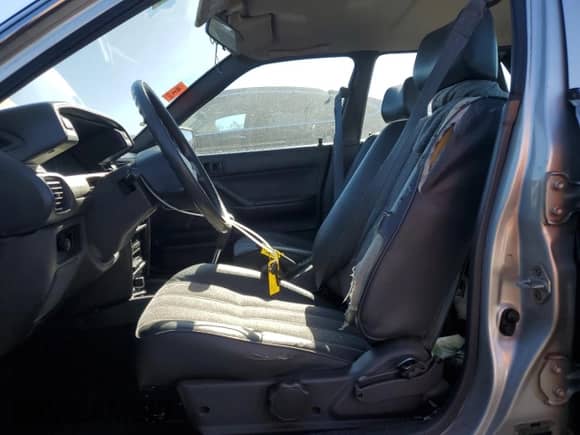 1988 Toyota Camry с VIN JT2SV24E5J3276324, выставлен на аукционе Copart как лот 88117355 с пробегом 89 928 миль миль и Списание • Salvage title. История ставок и продаж доступна на DreamBid. Изображение 7.