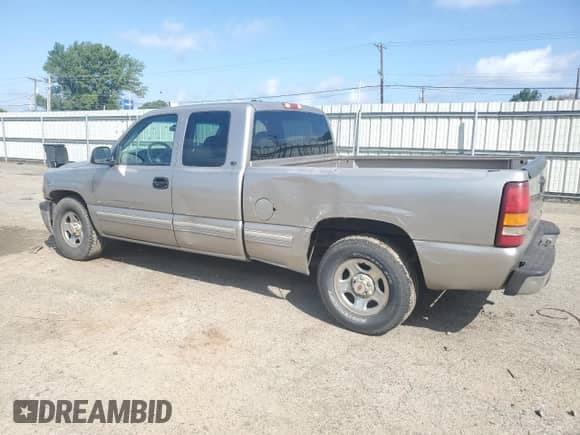 2000 Chevrolet Silverado 1500 LS z VIN 1GCEC19V3YZ127933, wystawiony jako Copart lot #65041485 z przebiegiem 304 951 mil mil oraz Szkoda całkowita • Salvage title. Historia ofert i sprzedaży dostępna na DreamBid. Obrazek 2.