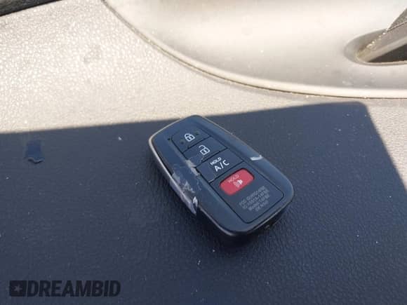 2018 Toyota Prius Plus z VIN JTDKARFP3J3073801, wystawiony jako IAAI lot #42903373 z przebiegiem 90 429 mil mil oraz . Historia ofert i sprzedaży dostępna na DreamBid. Obrazek 11.