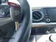 2022 Toyota Tacoma SR5 z VIN 3TMAZ5CN5NM195631, wystawiony jako IAAI lot #43172697 z przebiegiem 40 382 mil mil oraz . Historia ofert i sprzedaży dostępna na DreamBid. Obrazek 11.