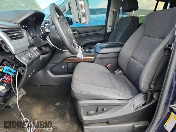 2018 Chevrolet Suburban Commercial с VIN 1GNSCKKC8JR150753, выставлен на аукционе Copart как лот 71664275 с пробегом 119 776 миль миль и Чистый • Clean title. История ставок и продаж доступна на DreamBid. Изображение 7.