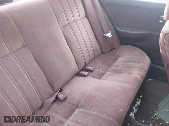 1991 Honda Civic z VIN 1HGED3652ML079482, wystawiony jako IAAI lot #42680700 z przebiegiem 202 663 mil mil oraz . Historia ofert i sprzedaży dostępna na DreamBid. Obrazek 8.