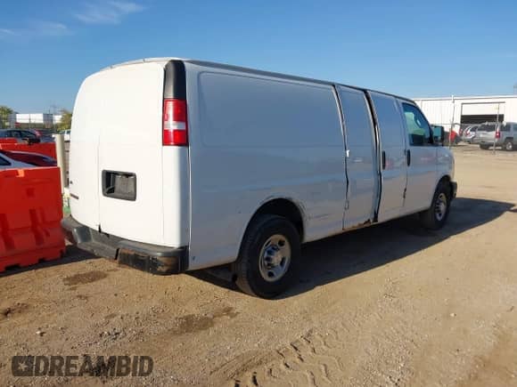 2016 Chevrolet Express Cargo with VIN 1GCWGBFF7G1141391, listed as a IAAI auction lot 43347192 with 440,458 mi miles and . Bid and sale history available at DreamBid. Image 4.