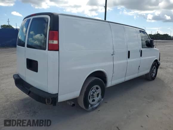 2008 Chevrolet Express Cargo z VIN 1GCFG15X381131897, wystawiony jako Copart lot #84537325 z przebiegiem 71 803 mil mil oraz Nie do naprawy • Non repairable. Historia ofert i sprzedaży dostępna na DreamBid. Obrazek 3.
