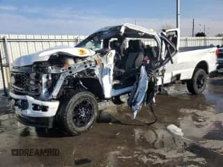 2024 Ford F-250 z VIN 1FT8X2BN6REC41371, wystawiony jako Copart lot #54431135 z przebiegiem Nie podano mil oraz Nie do naprawy • Non repairable. Historia ofert i sprzedaży dostępna na DreamBid. Obrazek 1.