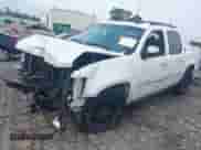 2013 Chevrolet Avalanche LTZ с VIN 3GNMCGE01DG280823, выставлен на аукционе IAAI как лот 42523302 с пробегом 193 255 миль миль и . История ставок и продаж доступна на DreamBid. Изображение 2.