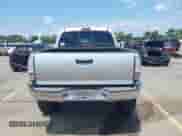 2010 Toyota Tacoma PreRunner z VIN 3TMJU4GN5AM093419, wystawiony jako IAAI lot #42882575 z przebiegiem 227 641 mil mil oraz . Historia ofert i sprzedaży dostępna na DreamBid. Obrazek 16.