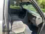 2004 GMC Sierra 1500 SLT z VIN 2GTEK19T341227163, wystawiony jako Copart lot #80357835 z przebiegiem 211 858 mil mil oraz Czysty tytuł • Clean title. Historia ofert i sprzedaży dostępna na DreamBid. Obrazek 5.