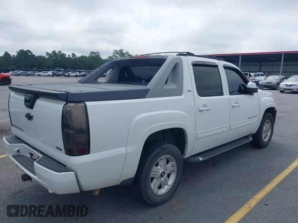 2011 Chevrolet Avalanche LT с VIN 3GNTKFE3XBG101145, выставлен на аукционе IAAI как лот 42714755 с пробегом 204 972 миль миль и . История ставок и продаж доступна на DreamBid. Изображение 4.
