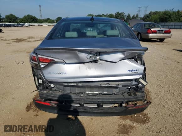 2016 Hyundai Sonata Limited with VIN KMHE34L18GA026581, listed as a Copart auction lot 68729025 with 62,221 mi miles and Salvage title. Bid and sale history available at DreamBid. Image 6.