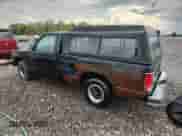 1992 Chevrolet S-10 z VIN 1GCCS14A7N8123500, wystawiony jako Copart lot #81668115 z przebiegiem 155 864 mil mil oraz Szkoda całkowita • Salvage title. Historia ofert i sprzedaży dostępna na DreamBid. Obrazek 2.