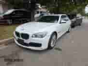 2015 BMW 7 Series 750Li xDrive z VIN WBAYF8C59FD653920, wystawiony jako Copart lot #90516465 z przebiegiem 128 386 mil mil oraz Czysty tytuł • Clean title. Historia ofert i sprzedaży dostępna na DreamBid. Obrazek 2.