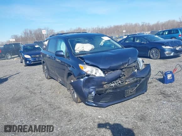 2018 Toyota Sienna LE z VIN 5TDJZ3DC4JS189041, wystawiony jako IAAI lot #41610754 z przebiegiem 61 862 mil mil oraz . Historia ofert i sprzedaży dostępna na DreamBid. Obrazek 1.