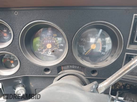 1988 Chevrolet Blazer с VIN 1GNEV18K6JF164622, выставлен на аукционе IAAI как лот 42123940 с пробегом 40 847 миль миль и . История ставок и продаж доступна на DreamBid. Изображение 7.