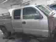 2005 GMC Sierra 1500 SLE z VIN 2GTEK19B051369107, wystawiony jako IAAI lot #41613525 z przebiegiem 188 730 mil mil oraz . Historia ofert i sprzedaży dostępna na DreamBid. Obrazek 13.