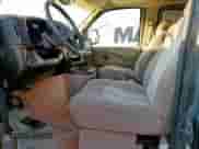 2004 Chevrolet Express Passenger z VIN 1GBFG15T541155274, wystawiony jako Copart lot #82241335 z przebiegiem 103 028 mil mil oraz Szkoda całkowita • Salvage title. Historia ofert i sprzedaży dostępna na DreamBid. Obrazek 7.