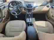 2013 Hyundai Elantra GLS z VIN KMHDH4AE8DU844082, wystawiony jako Copart lot #71741255 z przebiegiem 180 011 mil mil oraz Szkoda całkowita • Salvage title. Historia ofert i sprzedaży dostępna na DreamBid. Obrazek 8.