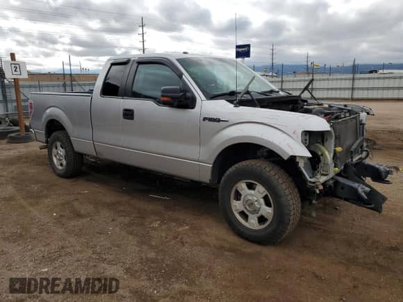 2013 Ford F-150 XL с VIN 1FTEX1EM5DFC12446, выставлен на аукционе Copart как лот 84481805 с пробегом 171 285 миль миль и Списание • Salvage title. История ставок и продаж доступна на DreamBid. Изображение 4.