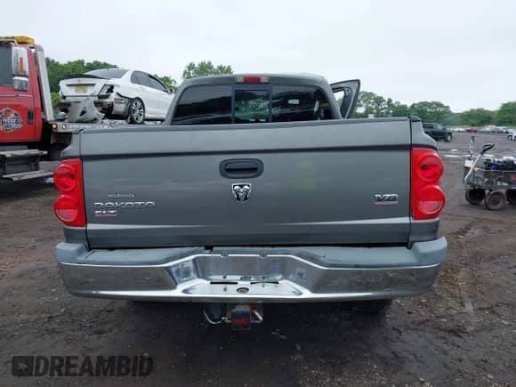 2005 Dodge Dakota SLT с VIN 1D7HW48N55S338679, выставлен на аукционе IAAI как лот 42525904 с пробегом 107 988 миль миль и . История ставок и продаж доступна на DreamBid. Изображение 16.