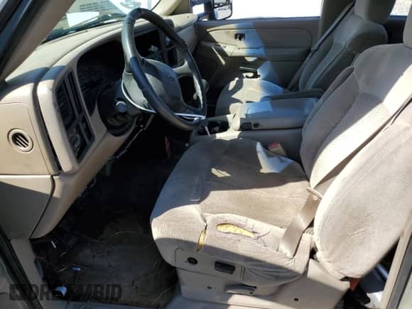 2001 Chevrolet Silverado 3500 LS с VIN 1GCJC33121F182199, выставлен на аукционе Copart как лот 72530404 с пробегом 252 199 миль миль и Списание • Salvage title. История ставок и продаж доступна на DreamBid. Изображение 7.