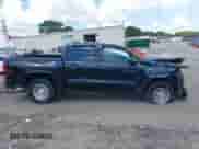 2025 Chevrolet Colorado 2WD Work Truck z VIN 1GCPSBEK4S1153119, wystawiony jako IAAI lot #42865122 z przebiegiem 17 359 mil mil oraz . Historia ofert i sprzedaży dostępna na DreamBid. Obrazek 12.