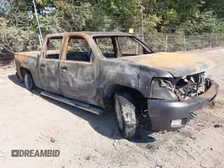 2011 Chevrolet Silverado 1500 LT with VIN 3GCPKSE31BG236209, listed as a IAAI auction lot 43245589 with 220,000 mi miles and . Bid and sale history available at DreamBid. Image 1.