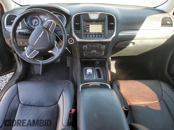 2017 Chrysler 300 C с VIN 2C3CCAET5HH521577, выставлен на аукционе Copart как лот 69266075 с пробегом 34 973 миль миль и Списание • Salvage title. История ставок и продаж доступна на DreamBid. Изображение 8.