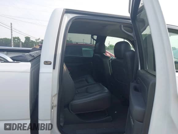2006 Chevrolet Silverado 1500HD LT1 с VIN 1GCGC13U96F229650, выставлен на аукционе IAAI как лот 42448735 с пробегом 89 196 миль миль и . История ставок и продаж доступна на DreamBid. Изображение 8.