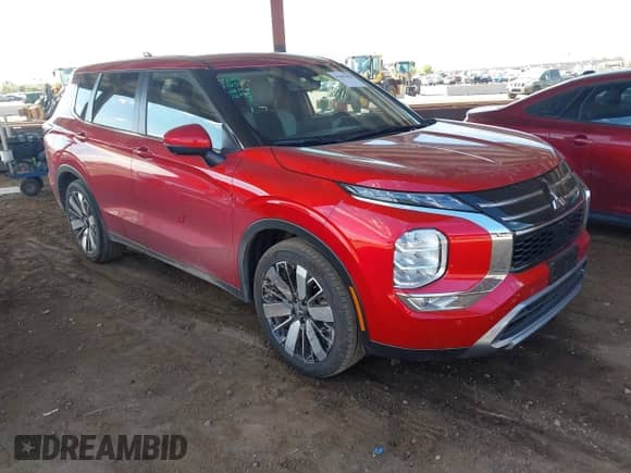 2025 Mitsubishi Outlander SE z VIN JA4J3VA8XSZ029835, wystawiony jako IAAI lot #43405050 z przebiegiem 8 221 mil mil oraz . Historia ofert i sprzedaży dostępna na DreamBid. Obrazek 1.